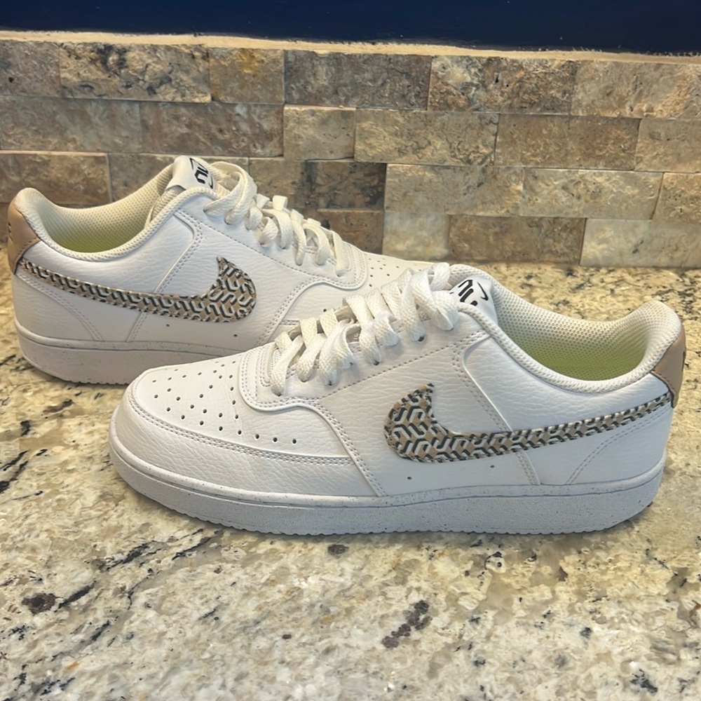 Nike -Women’s Court Sneaker Size 9